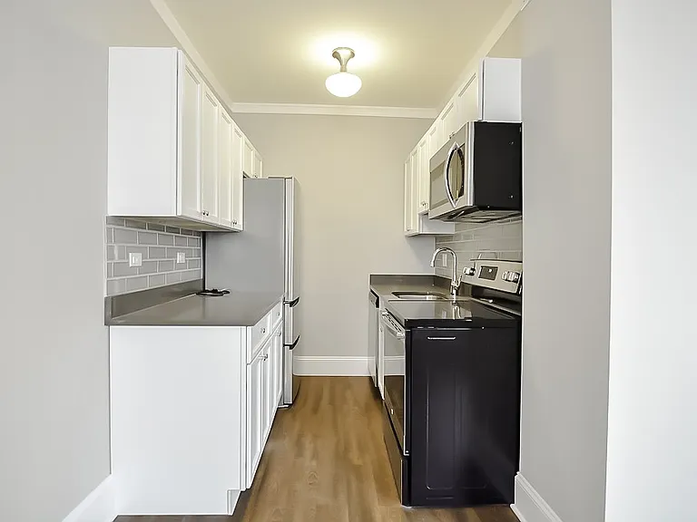 817 W Lakeside Pl #116 — Photo 2