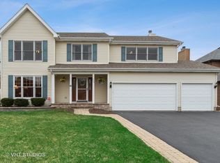525 Trestle Ct, Grayslake, IL 60030