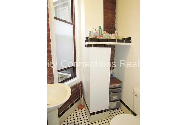 Rented by City Connections Realty | media 48