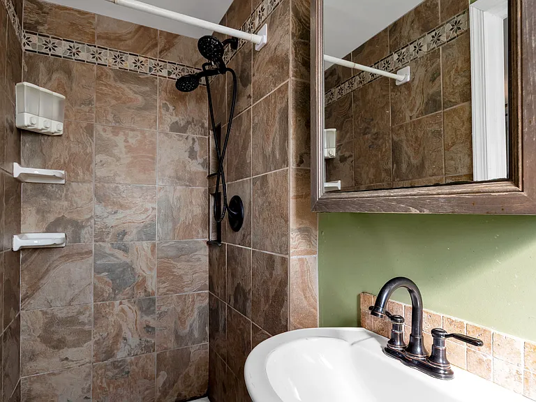 1143 Agnew Dr — Photo 11