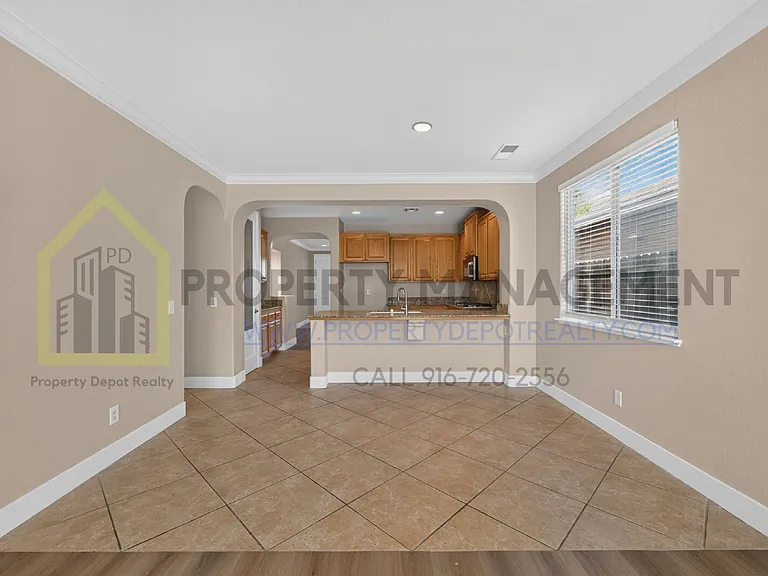 1570 Charm Way — Photo 11