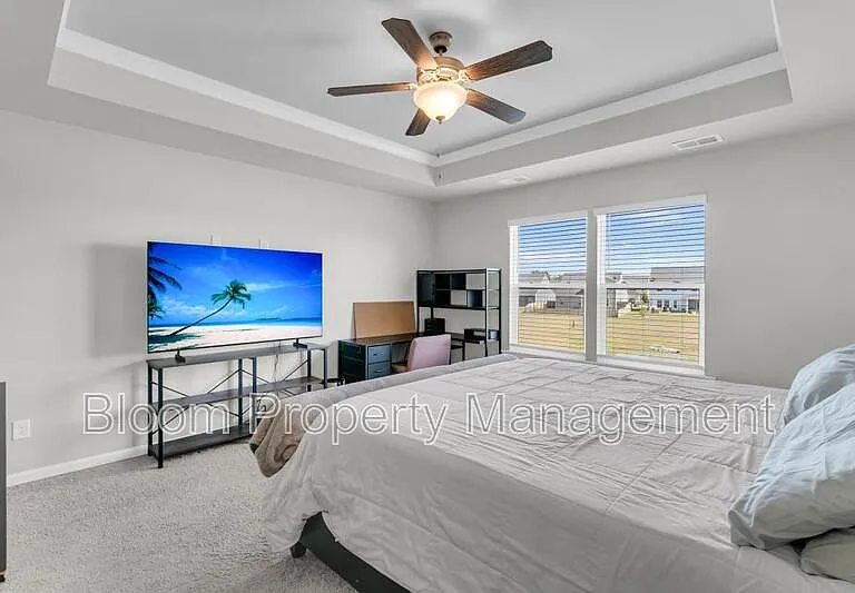 451 Carrara Dr — Photo 31