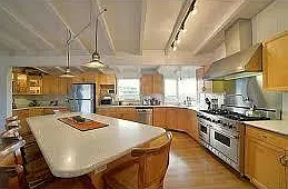 3 bed, 1994 sqft, $5,300 — Photo 1