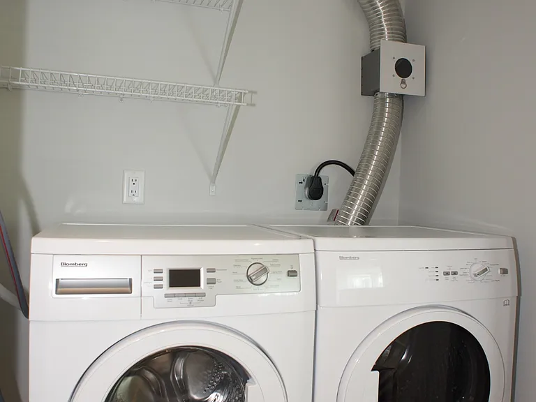 2388 Madison Ave #708 — Photo 8