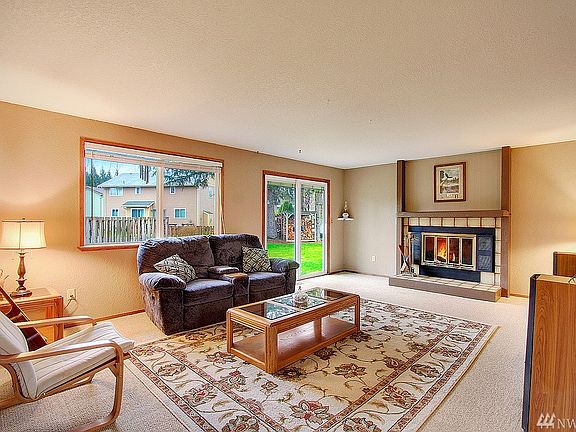 3rd image of 439 SE Alder Dr