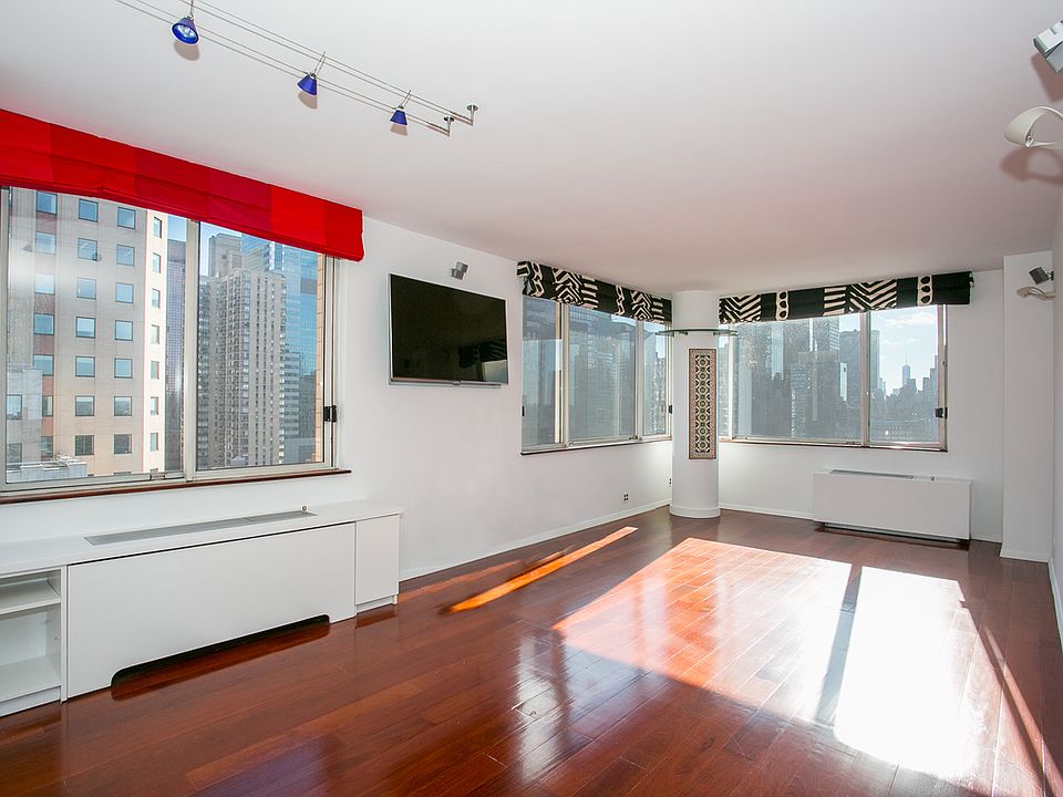 1st image of 350 W 50th St #B27
