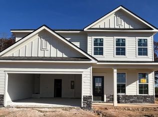 141 Annie Ln, Statham, GA 30666