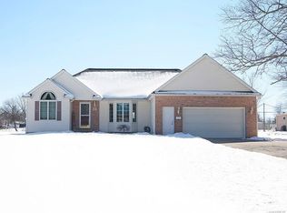 47 Allendale Rd, West Seneca, NY 14224