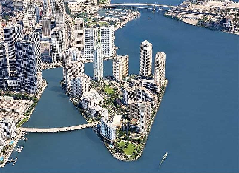 2nd image of 520 Brickell Key Dr #422