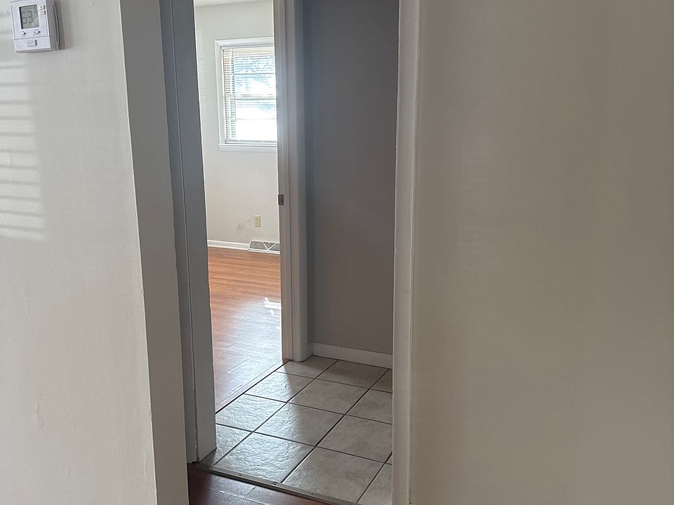 1st image of 1011 W Lakewood St #11