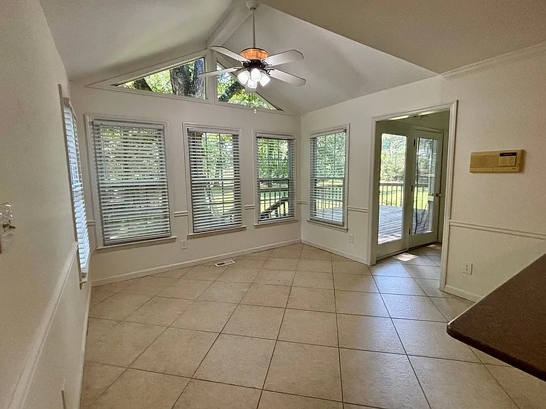 4160 Creekwood Dr — Photo 6