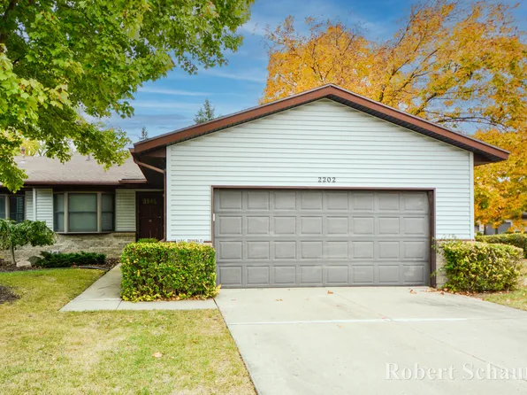 2202 Mapleton St NE, Grand Rapids, MI 49505