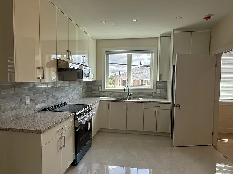 1282 W 45th Ave — Photo 7
