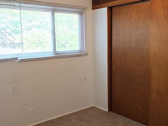 5th image of 1120 NE 43rd St APT 307