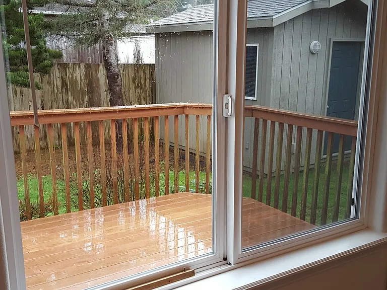 NW Cedar St — Photo 19