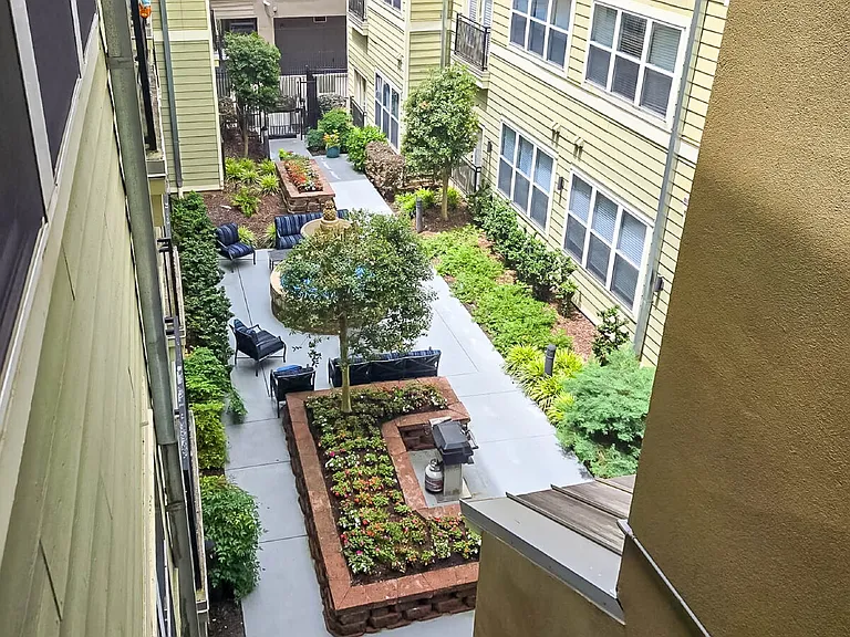 2020 5th Ave S #340 — Photo 4