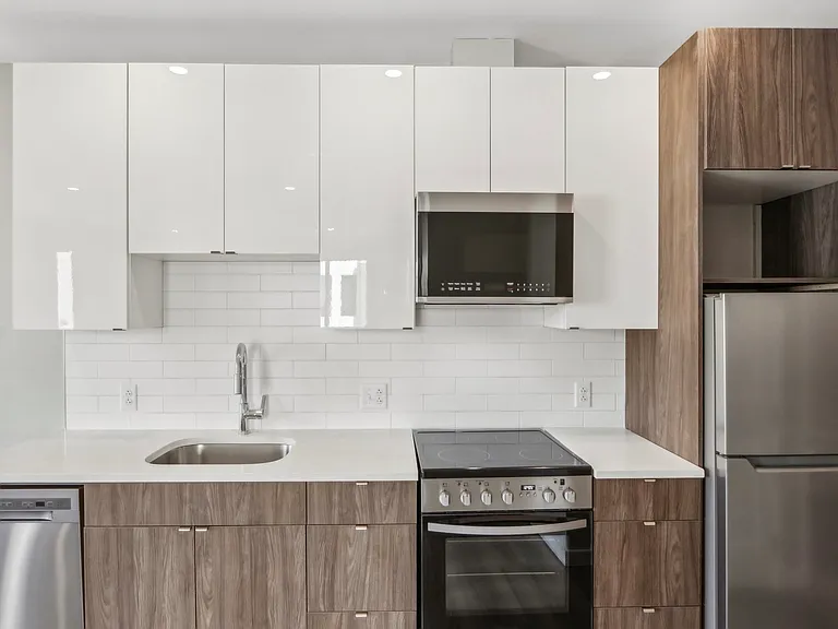 1937 Dorchester Ave #204 — Photo 1
