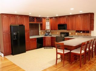 6 Deerhaunt Dr, Croton On Hudson, NY 10520
