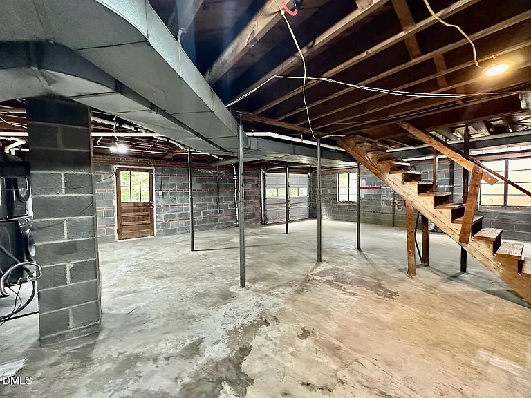 816 S State St — Photo 21