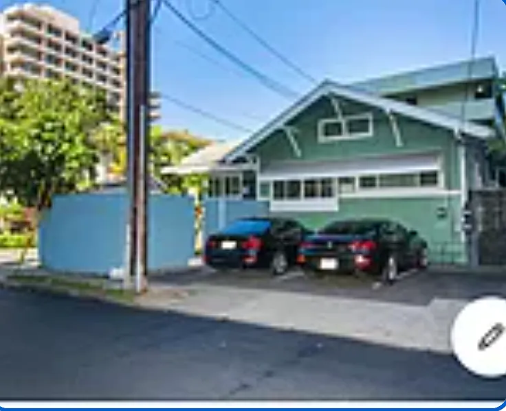 Kaiulani Ave, Honolulu — Photo 3