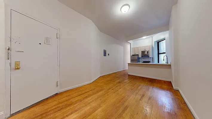 Rented by Bond New York | media 5