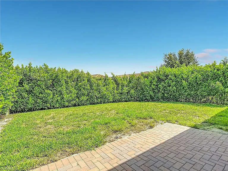 5045 Arancia Ln — Photo 16