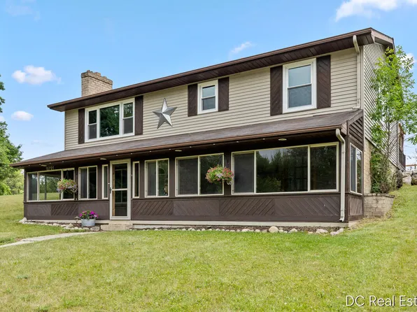 15721 W Almy Rd, Howard City, MI 49329