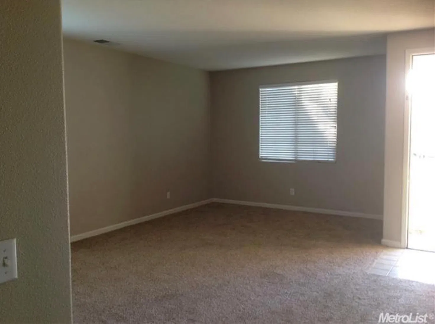 3 bed, 1826 sqft, $2,300 — Photo 3