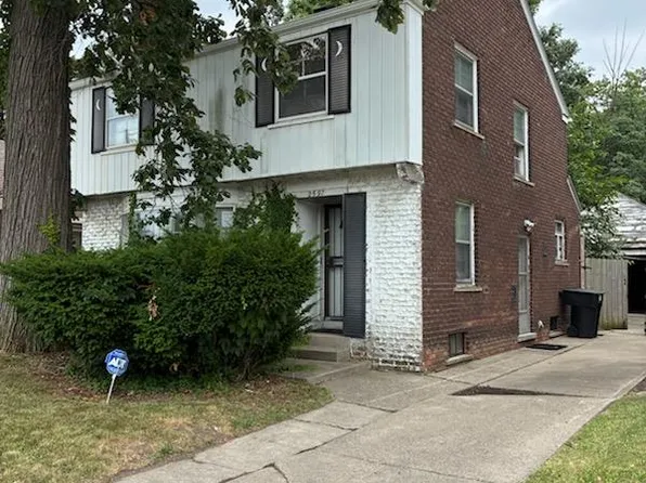 2597 W Eight Mile Rd, Highland Park, MI 48203