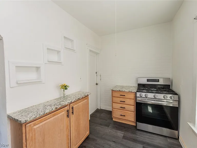 2035 Chesterland Ave #DOWN — Photo 19