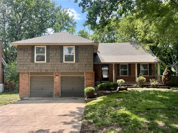 6220 Greenwood Dr, Shawnee, KS 66216