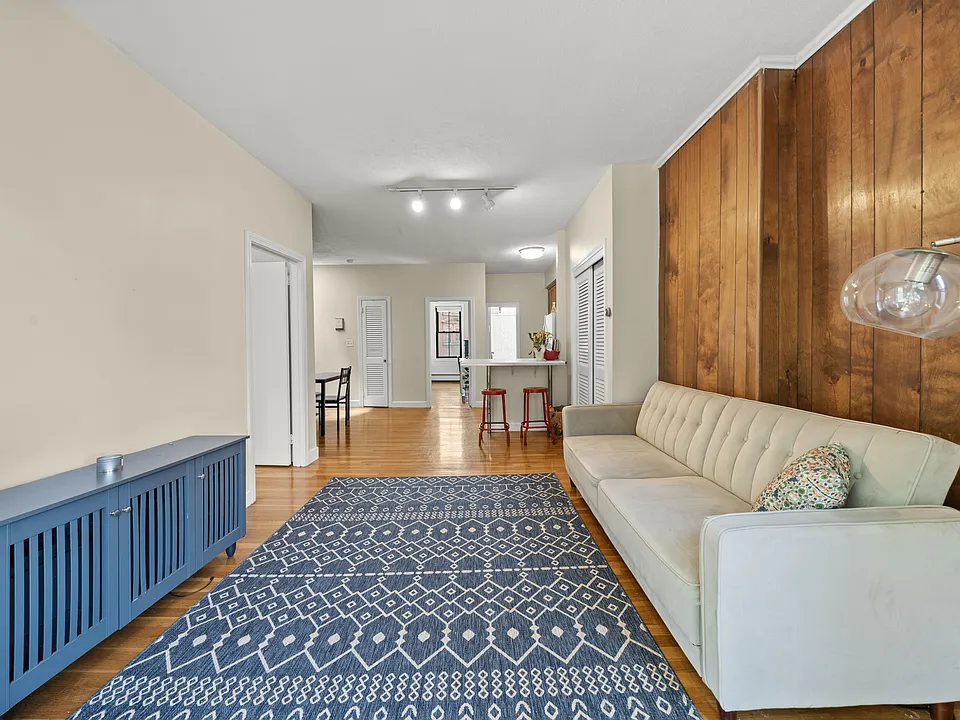 8 Wigglesworth St #3