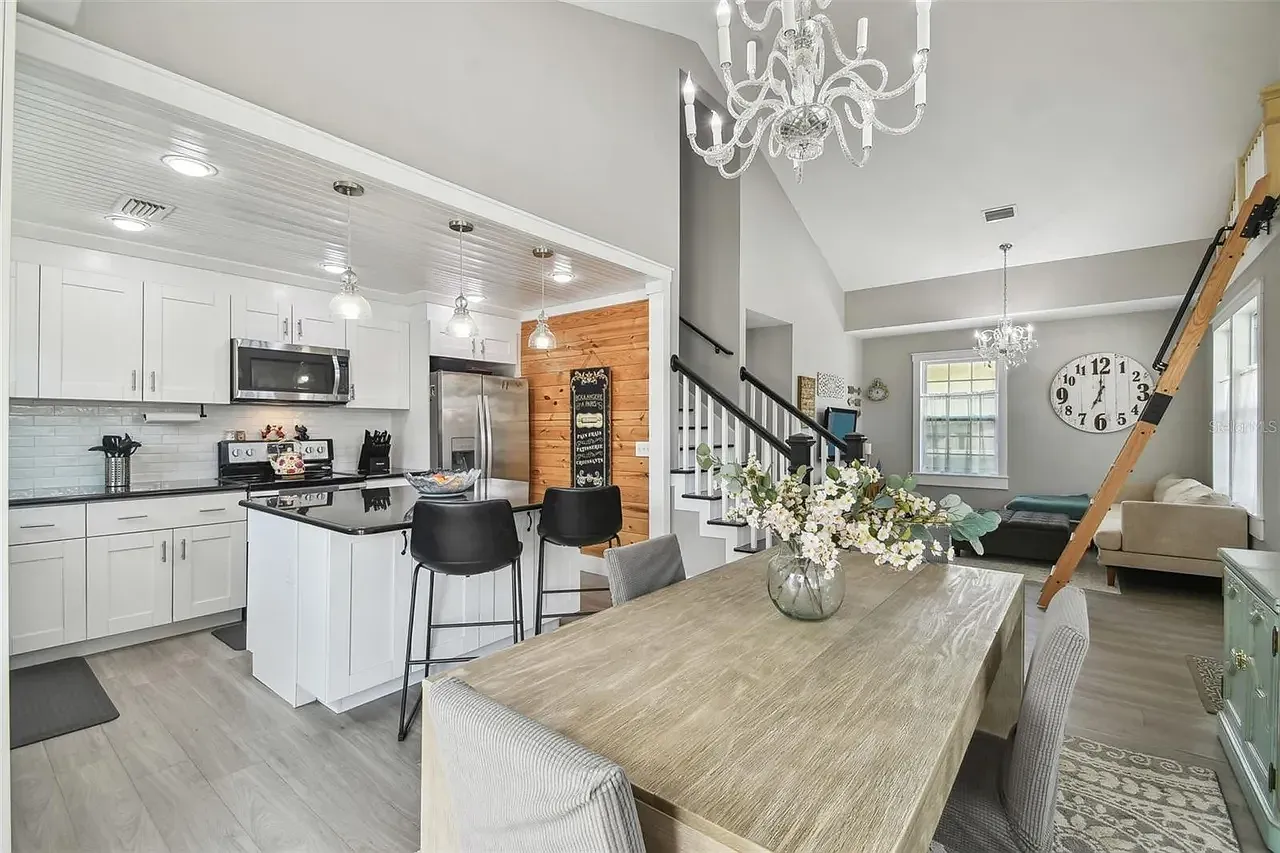 3 bed, 2078 sqft, $1,200 — Photo 3
