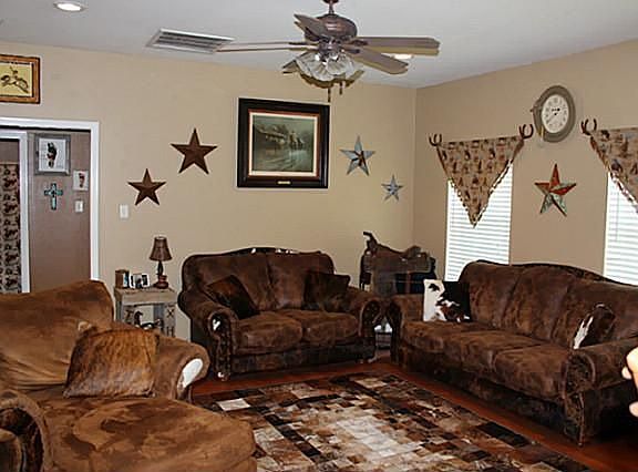 2nd image of 1280 Rosewood Dr