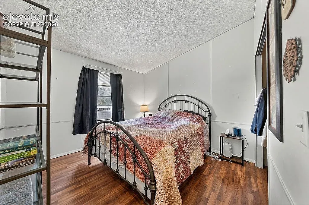 3 bed, 1040 sqft, $750 — Photo 1