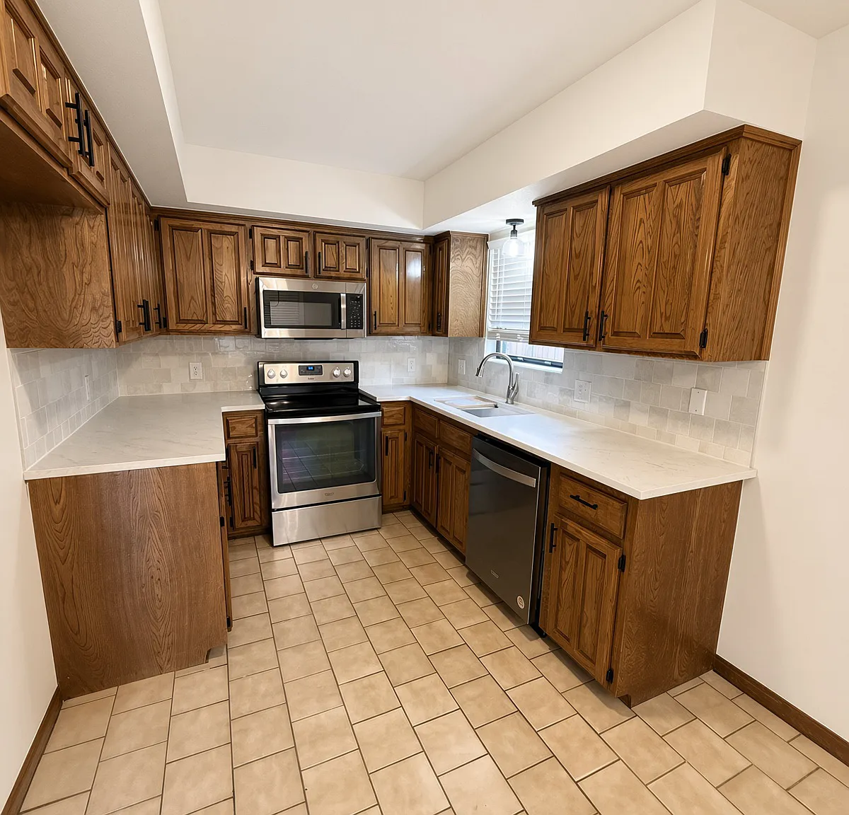 3 bed, 1380 sqft, $1,425 — Photo 3