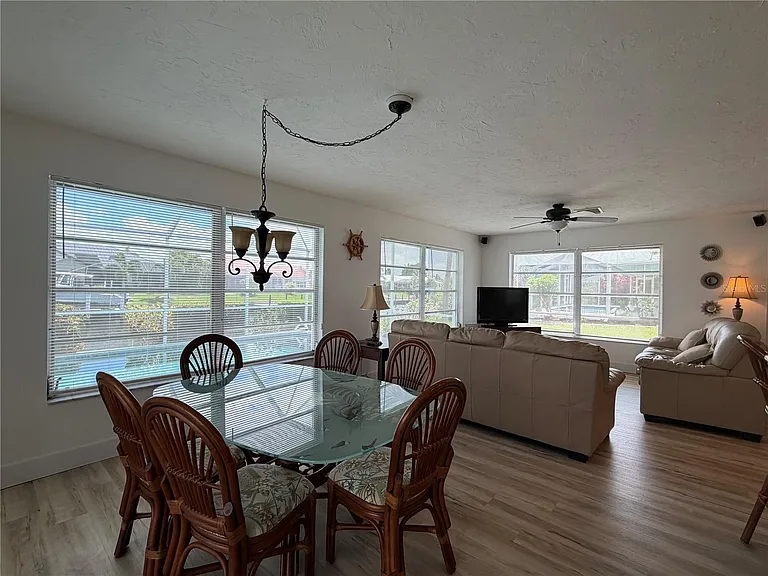 732 Santa Margerita Ln — Photo 11