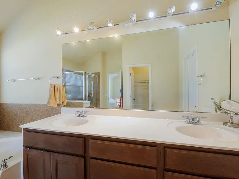 231 Saint Richie Ln — Photo 17