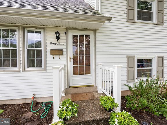 2nd image of 43 Robarts Dr
