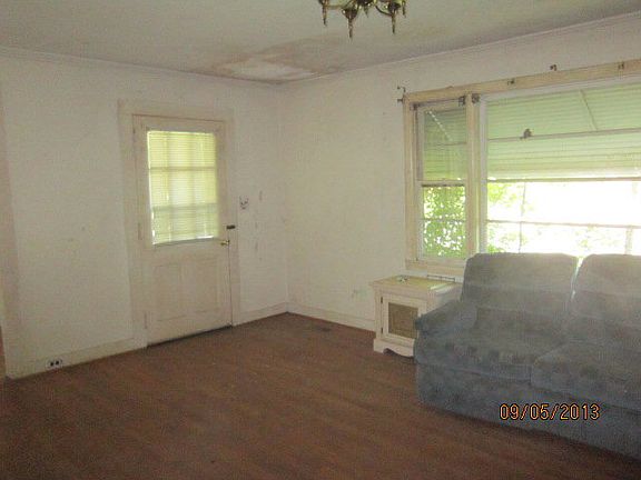 5th image of 322 Sharon St