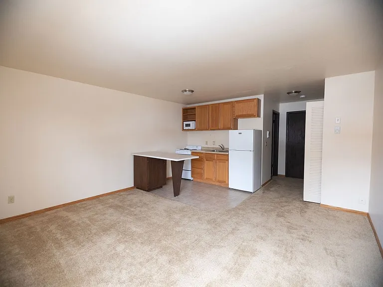 Courtyard Apartments — Photo 7