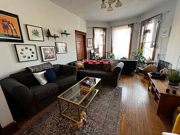 2nd image of 1536 N Oakley Blvd #2