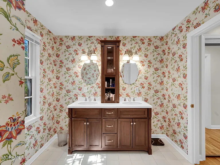 402 Morgan Pkwy — Photo 22