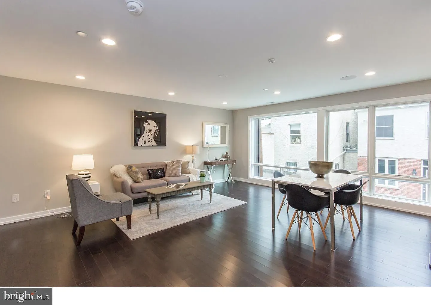 2 bed, 950 sqft, $2,680 — Photo 2