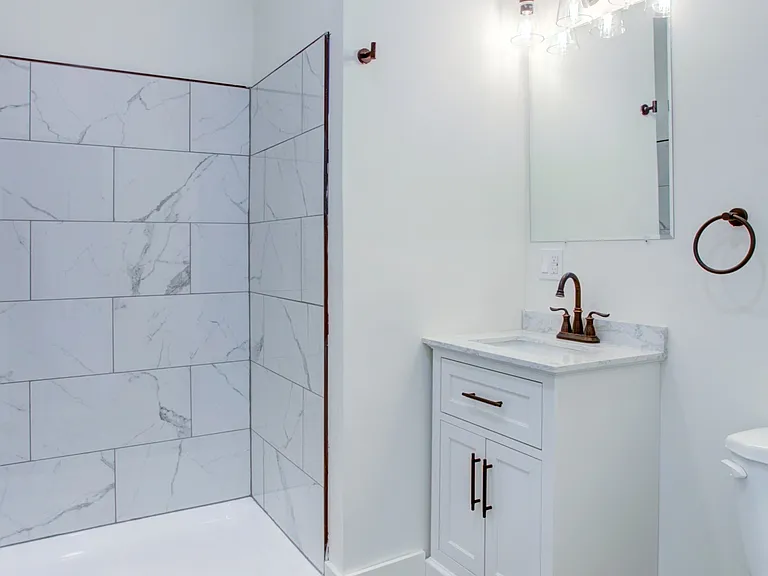 11 E Walnut St #3 — Photo 2