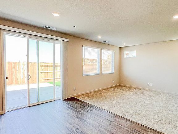 5th image of 12090 Agen Cir