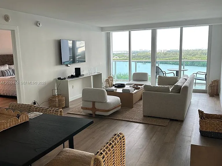 100 Bayview Dr #1521 — Photo 2