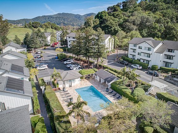 Beautifully Landscaped Community