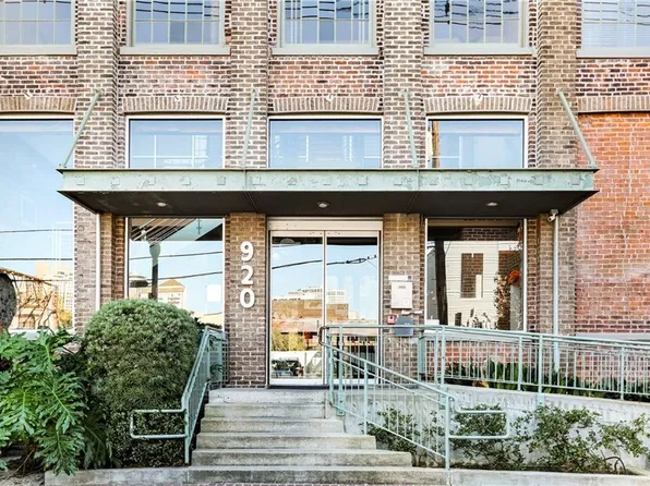 920 Poeyfarre St APT 423, New Orleans, LA 70130