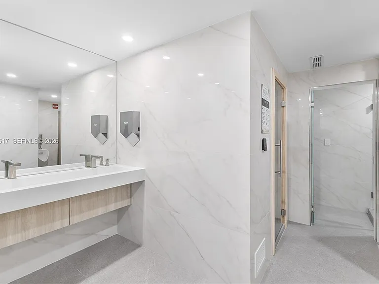 345 Ocean Dr #718 — Photo 14